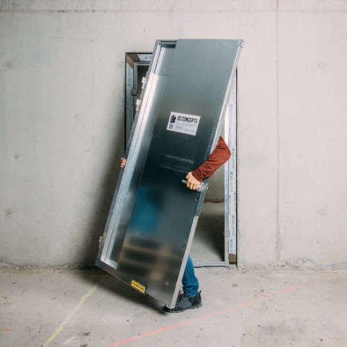 Bauzeittüre von DS Concepts, die clevere Bauzeittüre für ihre Baustelle, schützt hochwertige Aussentüren während der Bauzeit